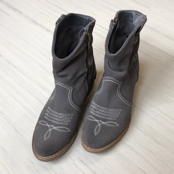 Sundance Shoes - Sundance grey suede boot Size 38